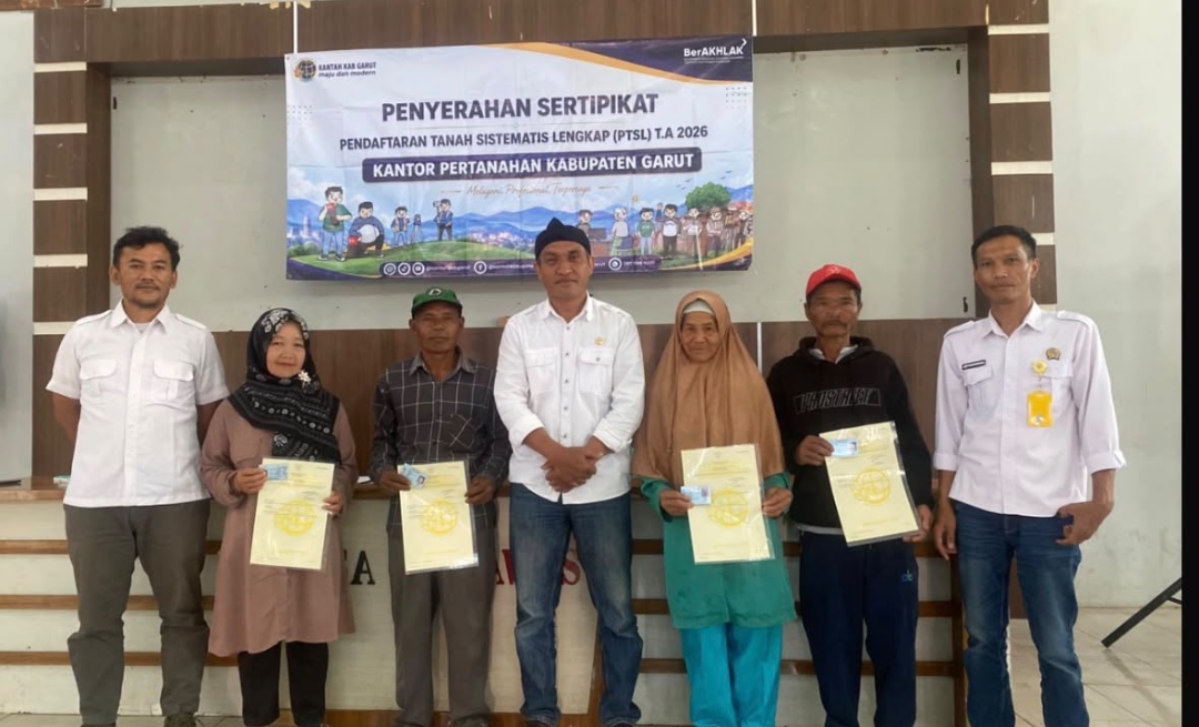 BPN Garut Serahkan 250 Sertipikat Tanah di Giriawas, Bowo Widhiono Percepat Kepastian Hak Masyarakat