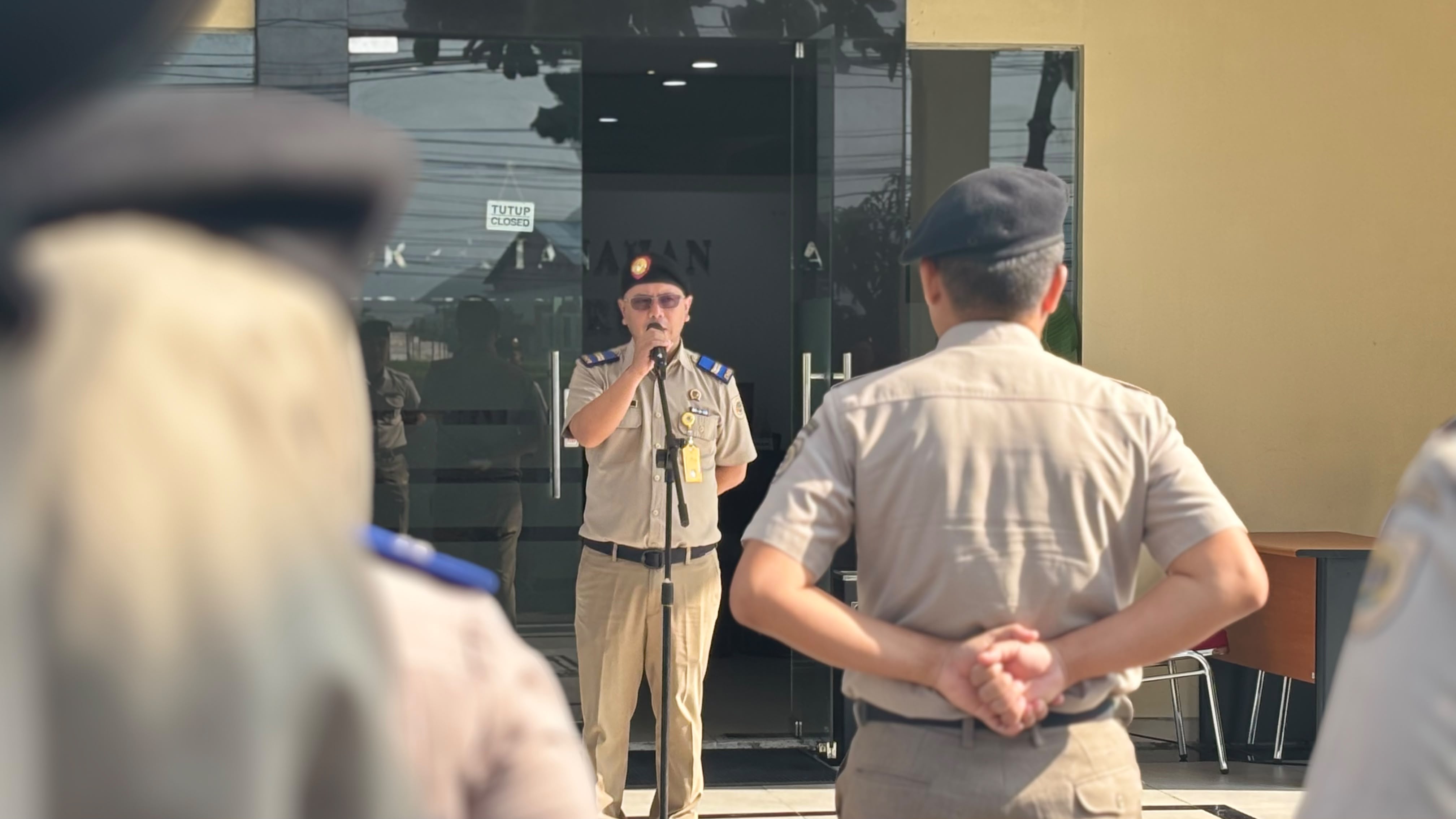 Pimpin Apel Pagi, Plt Kasubbag TU ATR/BPN Garut Tekankan Respons Positif Warga terhadap Layanan New LARASITA